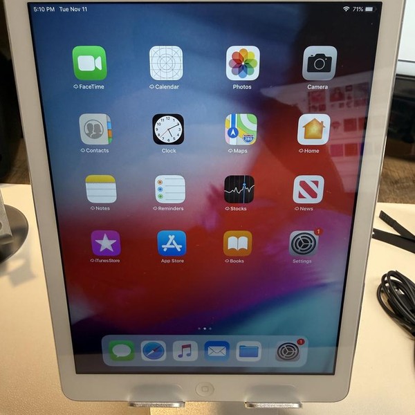 Apple iPad Air - Wi-Fi, 16 GB, Silver