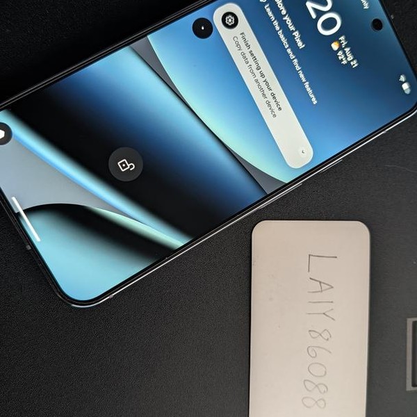 Google Pixel 10 Pro XL - Unlocked, 256 GB, Moonstone, GUL82