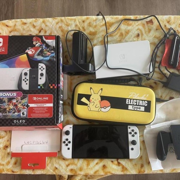 Nintendo Switch - OLED - 64 GB, White