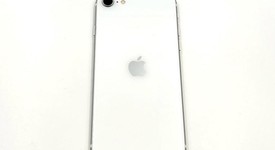 Good
													Apple iPhone SE 2nd Gen 2020 - Unlocked, White, 128 GB, A2275, photo 4 of 6