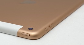 Fair
													Apple iPad 7th Gen - Unlocked, Gold, 128 GB, A2200, photo 4 of 7