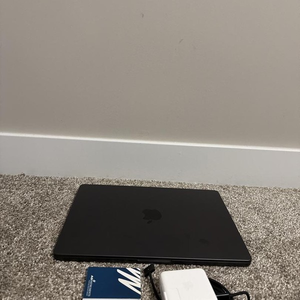 MacBook Pro Late 2023 (M3) - 14 inch - 512 GB, Black, 18 GB, Apple M3 Pro 12-core, 14-core GPU