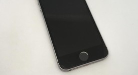 Good
													Apple iPhone SE 1st Gen 2016 - Unlocked, Grey, 32 GB, A1662, photo 4 of 12