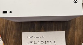 Mint
													Xbox Series S (2020) - White, 512 GB, photo 4 of 6