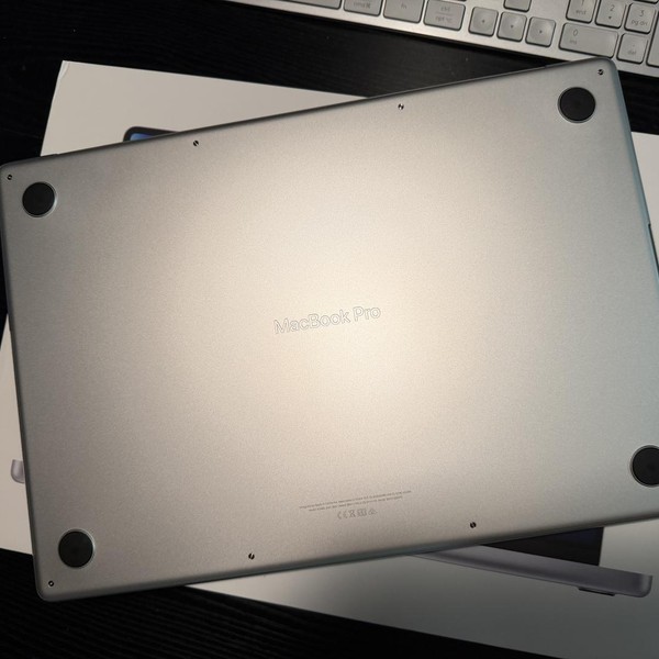 MacBook Pro 2021 - 16 inch - 512 GB, Silver, 16 GB, Apple M1 Pro 10-core