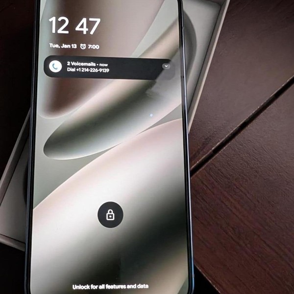 Google Pixel 10 Pro XL - Unlocked, 512 GB, Moonstone, GUL82