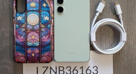 Mint
													Samsung Galaxy S24 - Unlocked, Green, 128 GB, 8 GB, SM-S921U1, photo 1 of 7