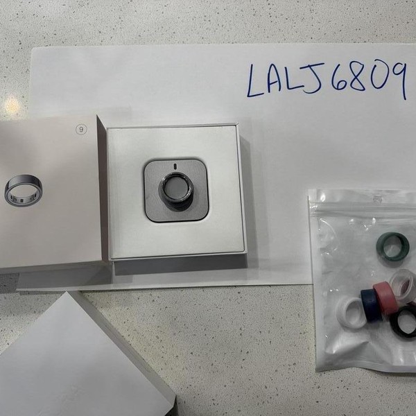 Oura Ring Gen 4 - Silver, Size 9
