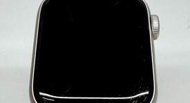 Good
													Apple Watch SE 2nd Gen 40mm - Unlocked, Silver, A2726 - Cellular, Aluminum, photo 3 of 3