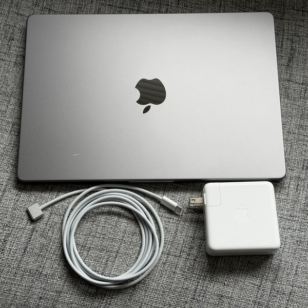 MacBook Pro 2021 - 14 inch - 512 GB, Gray, 32 GB, Apple M1 Max