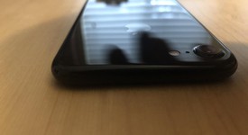 Mint
													Apple iPhone 7 - Verizon, Jet Black, 256 GB, A1660, photo 3 of 16
