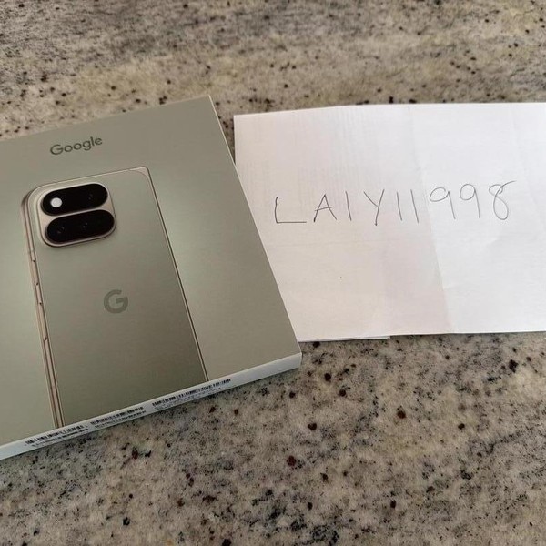 Google Pixel 11 Pro Fold - Unlocked, 256 GB, Olive, 16 GB, GZDQ6