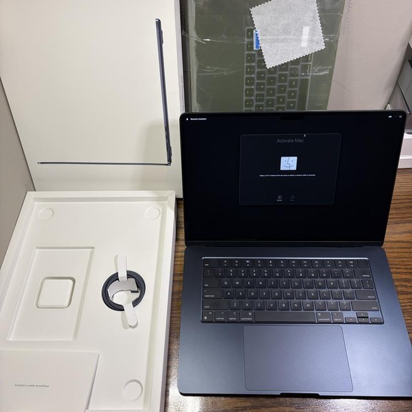 MacBook Air 2023 (M2) - 15 inch - 1 TB, Midnight, 16 GB, Apple M2