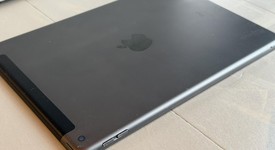 Good
													Apple iPad 7th Gen - Unlocked, Gray, 32 GB, A2200, photo 5 of 8