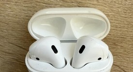 Used
													Apple AirPods 2nd Gen - Wireless Case, photo 2 of 6
