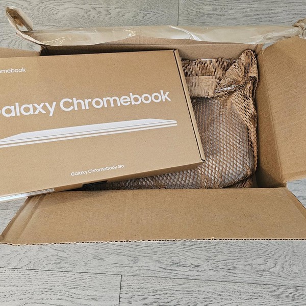 Samsung Galaxy Chromebook Go 14 inch - 32 GB, Silver, 4 GB, Intel Celeron