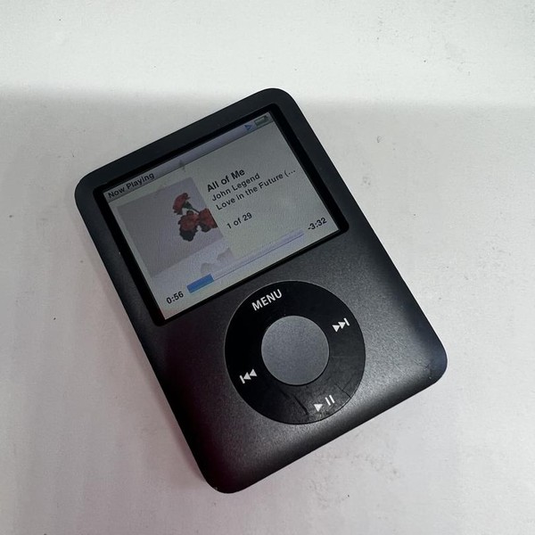 Apple iPod Nano 3rd Gen - 8 GB, Black