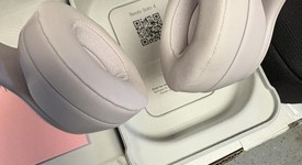 Used
													Beats Solo 4 - Pink, photo 2 of 4