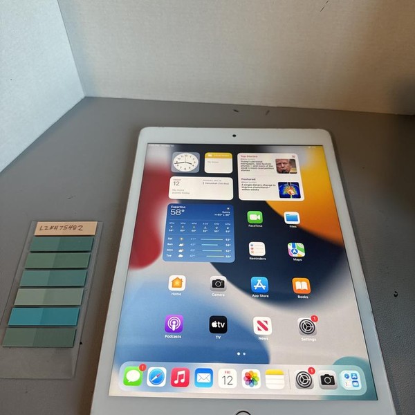 Apple iPad 8th Gen - Wi-Fi, Gold, 128 GB, A2270