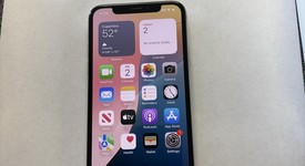 Mint
													Apple iPhone Xs - Unlocked, Silver, 64 GB, A1920, photo 1 of 17