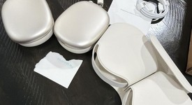 Used
													Apple AirPods Max USB-C - Starlight, photo 1 of 2