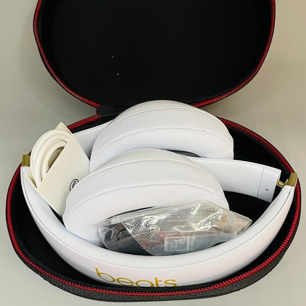 Beats Studio3 - White