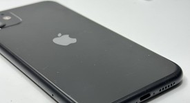 Mint
													Apple iPhone 11 - Unlocked, Black, 64 GB, A2111, photo 4 of 7