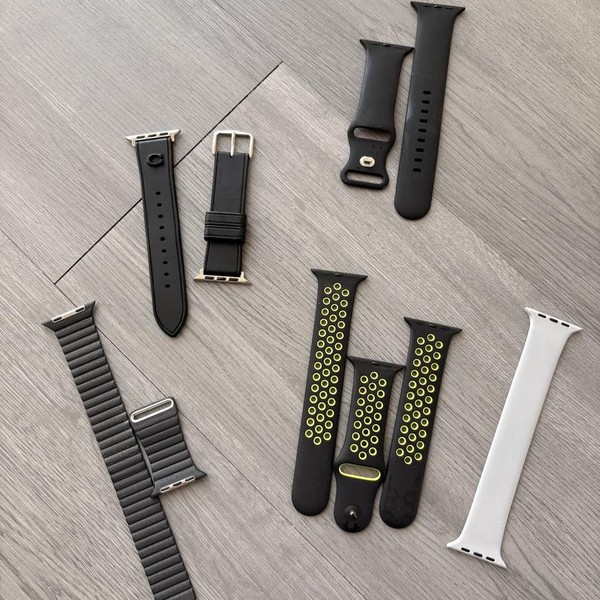 Apple Watch Series 4 44mm - Silver, A1978 - GPS, Aluminum