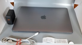 Good
													MacBook Pro 2017 (No Touch Bar) - 13" - I5, Gray, 256 GB, 8 GB, photo 2 of 11