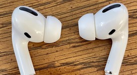 Used
													Apple AirPods Pro 1st Gen - Wireless Case, photo 5 of 9