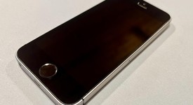 Good
													Apple iPhone SE 1st Gen 2016 - Unlocked, Grey, 128 GB, A1662, photo 4 of 13