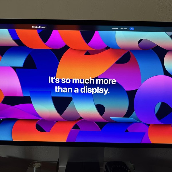 Apple Studio Display 2022 - Standard Glass, Tilt Adjustable Stand