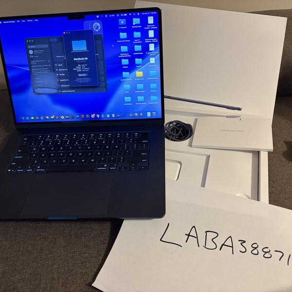 MacBook Air 2025 (M4) - 15 inch - 512 GB, Midnight, 16 GB, Apple M4