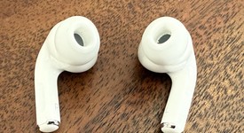 Used
													Apple AirPods Pro 2nd Gen - Lightning, photo 5 of 10