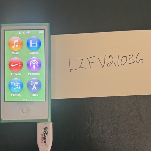 Apple iPod Nano 7th Gen 2012 - 16 GB, Green