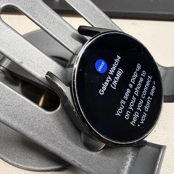 Samsung Galaxy Watch4 - Wi-Fi, Gold, 40mm