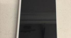 Mint
													Google Pixel XL - Verizon, Silver, 32 GB, 4 GB, Verizon Edition, photo 2 of 7