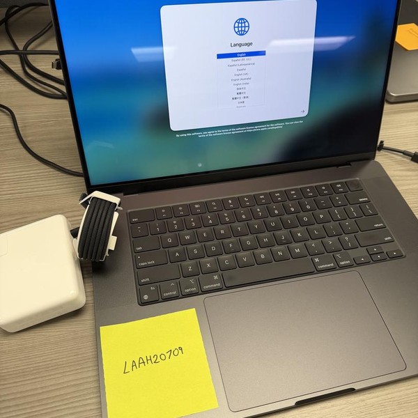 MacBook Pro Late 2023 (M3) - 16 inch - Apple M3 Pro 12-core, Black, 512 GB, 36 GB, 18-core GPU