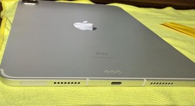 Mint
													Apple iPad Pro 11" 3rd Gen 2021 - Unlocked, Silver, 128 GB, photo 4 of 8