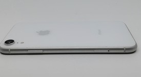 Mint
													Apple iPhone Xr - Unlocked, White, 64 GB, A1984, photo 3 of 7