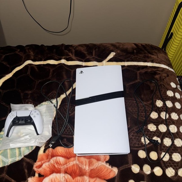 PlayStation 5 Pro (2024) - 2 TB, White