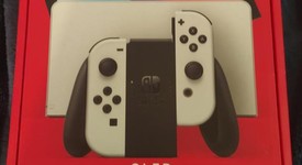 Mint
													Nintendo Switch - OLED - White, 64 GB, photo 3 of 9