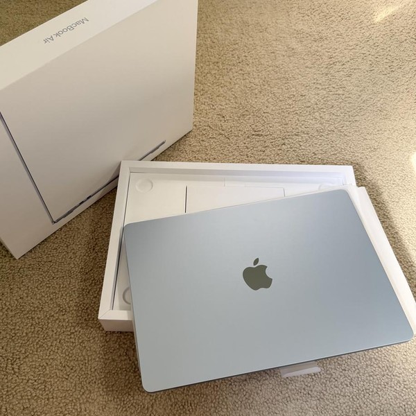 MacBook Air 2025 (M4) - 15 inch - 256 GB, Sky Blue, 16 GB, Apple M4