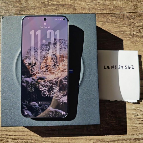 Vivo X300 Pro - Unlocked Non-US, 512 GB, Phantom Black, 16 GB