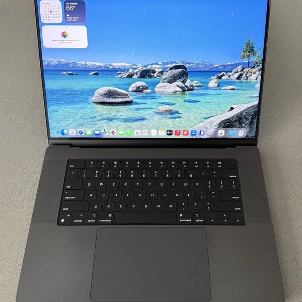 MacBook Pro Late 2023 (M3) - 16 inch - 512 GB, Black, 18 GB, Apple M3 Pro 12-core, 18-core GPU