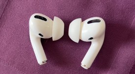Used
													Apple AirPods Pro 1st Gen - Wireless Case, photo 5 of 6