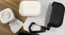 Used
													Apple AirPods Pro 2 - USB-C, photo 2 of 3