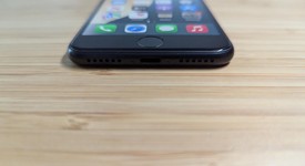 Good
													Apple iPhone SE 3rd Gen 2022 - Unlocked, Midnight, 64 GB, A2595, photo 3 of 12