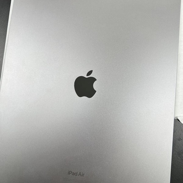 Apple iPad Air 13 inch (M2) 2024 - Unlocked, 128 GB, Gray, A2899