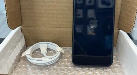 Mint
													Apple iPhone SE 3rd Gen 2022 - Unlocked, Midnight, 64 GB, A2595, photo 2 of 6